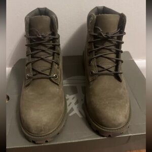 Timberland 6 inch Premium Boot Olive Camo Sole Youth 5 Winter